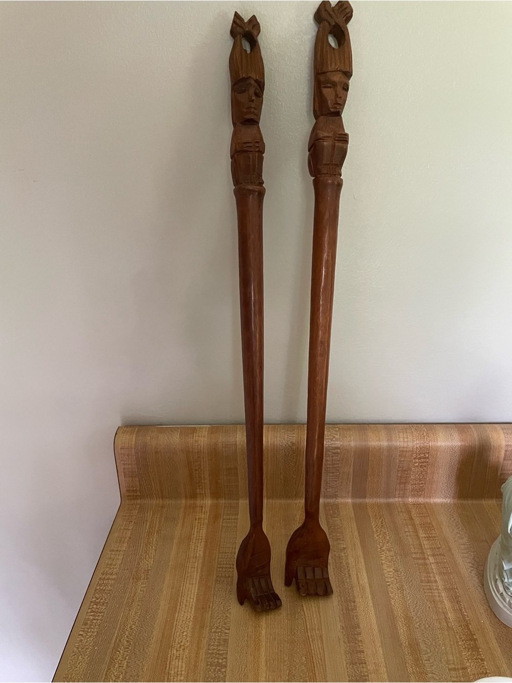Hand-Carved Wooden back scratcher- Brown Set of 2
